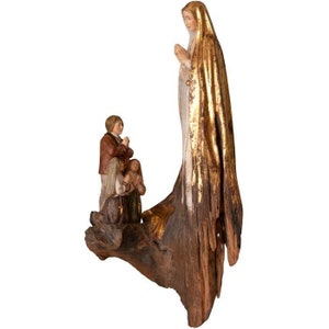 Estatua de Nuestra Señora de Fátima en madera de raíz, Estatua de Nuestra Señora de Fátima con niños pastores. Estatua de madera de Nuestra Señora de Fátima
