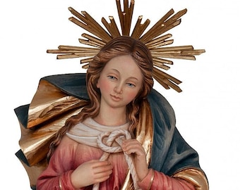 Estatua de madera de María Desatadora de Nudos, realizada en Val Gardena Procedente de Italia Estatua Virgen María Desatadora de Nudos tallada en madera.