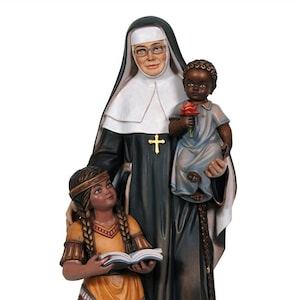 Wooden statue of Saint Catherine Drexel, hand-painted in Val Gardena, MADE IN ITALY, various sizes available.
