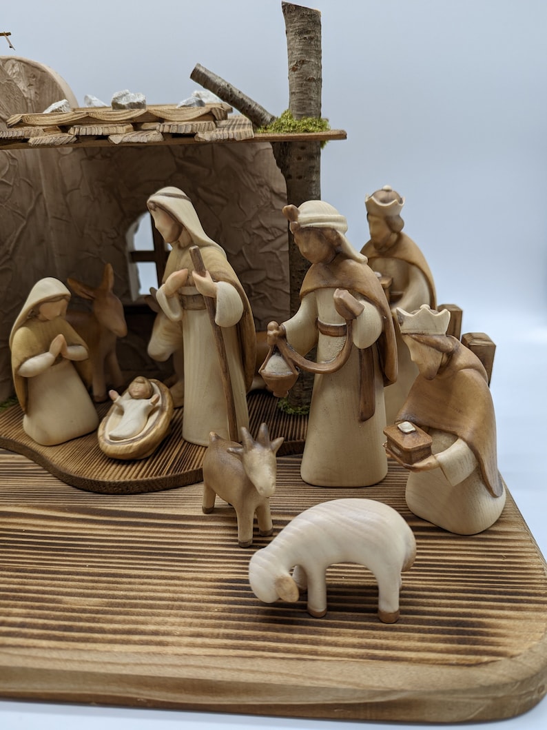 17-piece wooden Nativity set, complete wooden Nativity Scene with hut in a modern TOP QUALITY style created in Val Gardena image 6