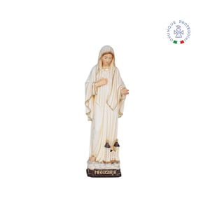 Wooden Statue of Our Lady of Medjugorje - Regina Pacis Statuette - Our Lady of Medjugorje wooden statue - 4.5 inches - Made in Italy -