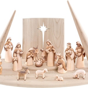 17-piece wooden nativity set, complete wooden nativity scene with hut in a modern style, TOP QUALITY, created in Val Gardena