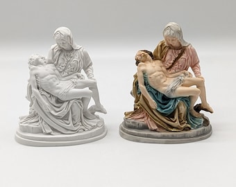 Statue de la Pietà en poussière de marbre, hauteur 15 cm, blanche ou colorée. Statue de Pietà de Michel-Ange de 15 cm. Jésus-Christ, Vierge Marie.