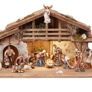 Complete wooden nativity scene set with alpine hut and light consisting of 20 pieces, created in Val Gardena