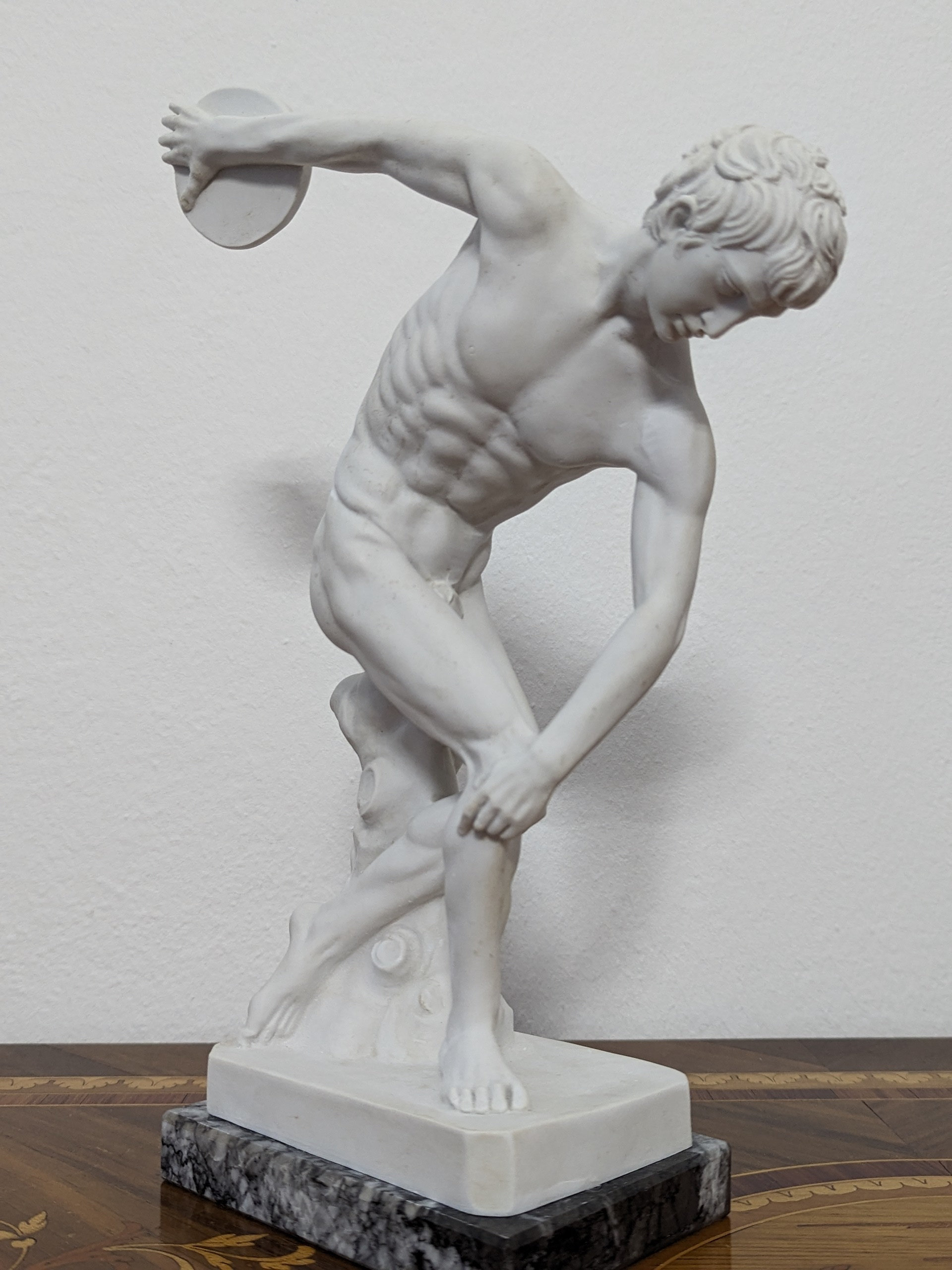 ミュロンのディスコボロス彫刻 - 円盤投げの彫像、高さ 27 cm (10.63