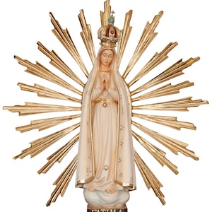 Estatua de madera de Nuestra Señora de Fátima con corona y rayos.  Estatua de Madera de Nuestra Señora de Fátima con corona