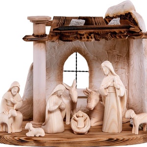 10-piece wooden nativity set, complete wooden nativity scene with hut in a modern style, TOP QUALITY created in Val Gardena
