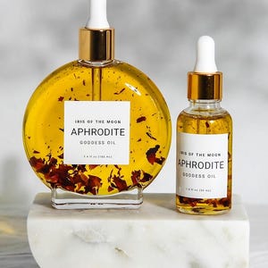 Aphrodite Scented Body Oil - Moisturizing Face Oil with Rose Notes. For Witches and Romantasy Lovers. Safe for Sensitive Skin.