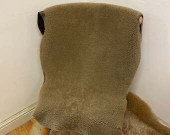 Coperta in shearling di montone color zenzero scuro, tappeto, fodera/letti per animali domestici, borse dell'acqua calda, solette