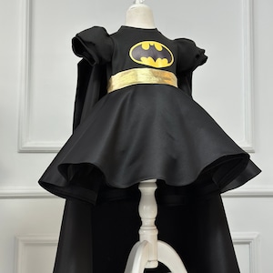 Disfraz Original DC Comics De Batman/Batgirl Para Niños – Talla 5-7 Años, Traje De Baño, Certificación CE, Lavado A Mano