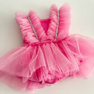 Roze verjaardag meisje Baby Tutu jurk, roze baby Romper, meisje fotoshoot Tulle Romper, peuter Cake Smash jurk, meisje verjaardag jurk, Tutu afbeelding 2