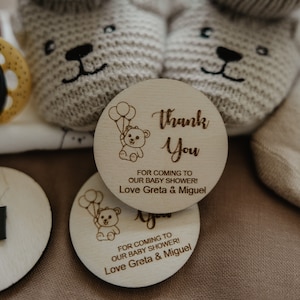 Favores de baby shower - imanes de osito de peluche - favores de baby shower de oso imanes de madera - para un niño o una niña - favores de fiesta de bebé Activo