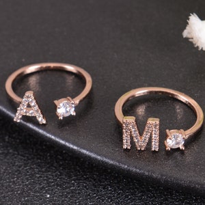 Anillo inicial personalizado con diamantes incrustados en oro, plata y oro rosa / Anillo inicial elegante con diamantes / Anillo inicial personalizado / Anillo con letras de diamantes