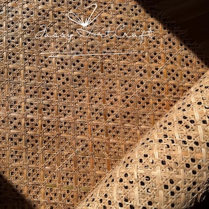 Sangle en rotin fait main - motif losange, vendu par pieds