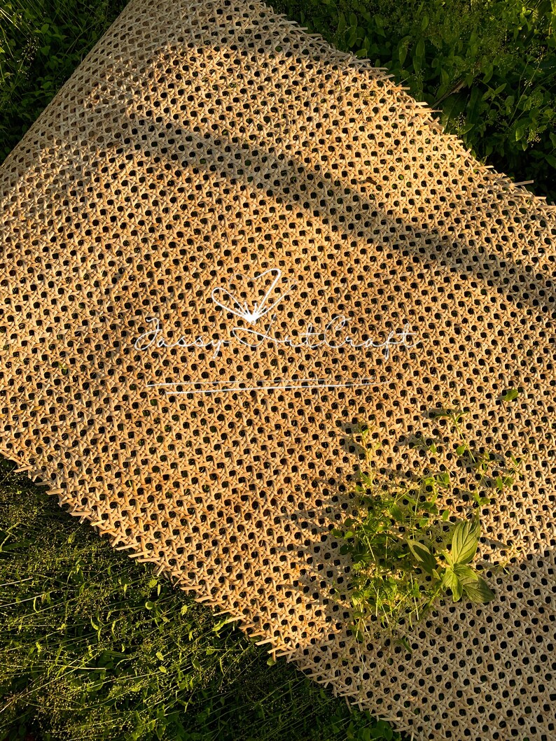 Naturalna plecionka z trzciny rattanowej, naprawa mebli vintage, materiał wiklinowy, projekty DIY zdjęcie 12