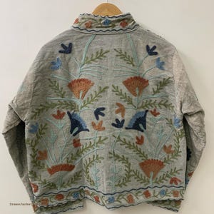 Zielone haftowane kwiatowe kurtki z aksamitną podszewką z bawełny w stylu boho Zimowy płaszcz w stylu streetwear Bomberka w stylu boho Dwustronna kurtka damska modna zdjęcie 6