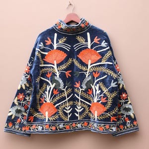 Zielone haftowane kwiatowe kurtki z aksamitną podszewką z bawełny w stylu boho Zimowy płaszcz w stylu streetwear Bomberka w stylu boho Dwustronna kurtka damska modna zdjęcie 8