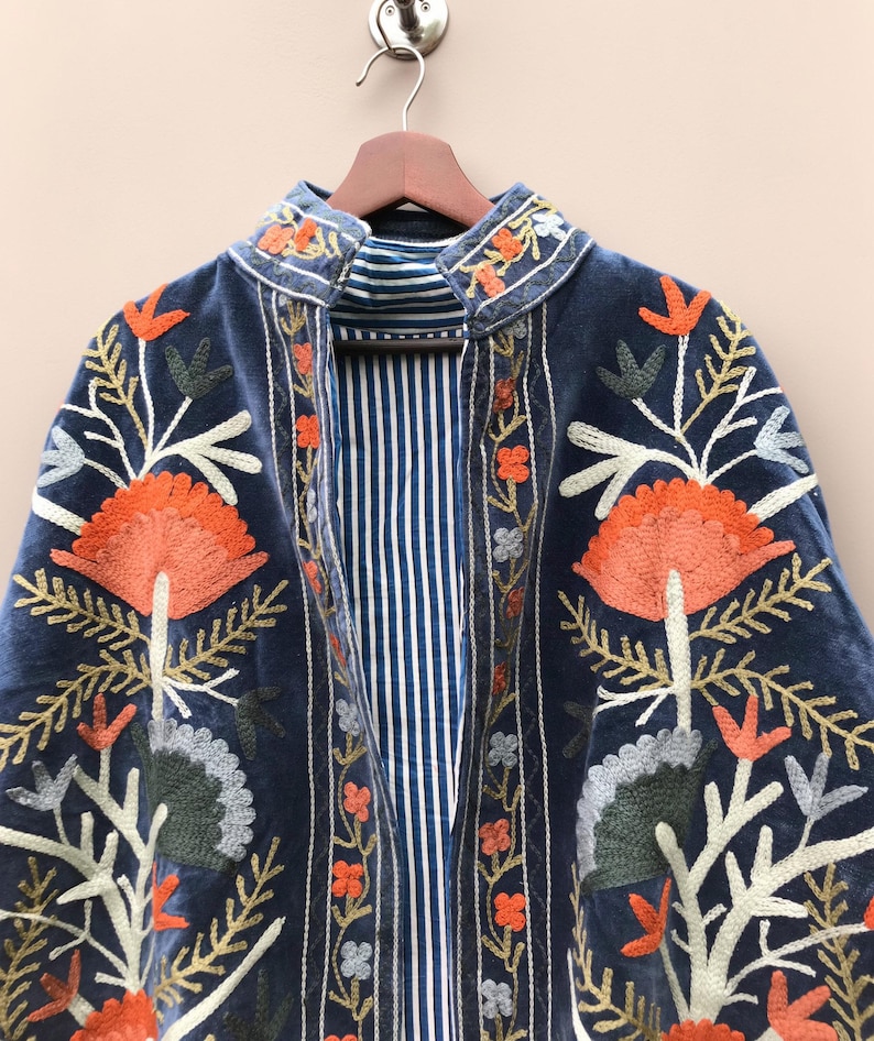 Zielone haftowane kwiatowe kurtki z aksamitną podszewką z bawełny w stylu boho Zimowy płaszcz w stylu streetwear Bomberka w stylu boho Dwustronna kurtka damska modna zdjęcie 9