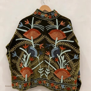 Zielone haftowane kwiatowe kurtki z aksamitną podszewką z bawełny w stylu boho Zimowy płaszcz w stylu streetwear Bomberka w stylu boho Dwustronna kurtka damska modna zdjęcie 3