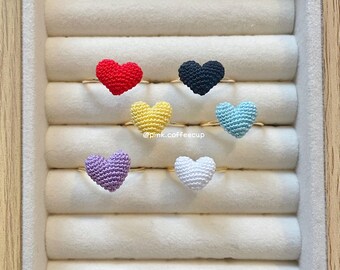 Handgemachter gehäkelter Herzring, gehäkelter Schmuck, Valentinstaggeschenke, Geburtstagsgeschenke, verstellbarer Stapelring, passender Schmuck