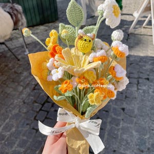 Crochet Handmade Yellow Flower Bouquets, Wedding, Engagement, Proposal, Anniversary, Graduation, Mother’s Day Gifts, Birthday Presents