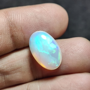 Opale di fuoco Welo, pietra preziosa di opale cabochon, opale etiope naturale cabochon, opale cabochon, opale blu appariscente, dimensioni 16 x 11 x 6 mm, ct. 5,50 gioielli