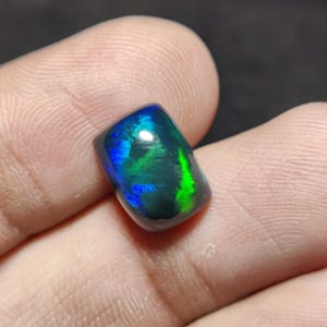 Piedra preciosa de ópalo cabujón, ópalo de fuego múltiple, ópalo de fuego Welo, ópalo etíope negro cabujón, ópalo cabujón, forma octogonal, tamaño: 12 x 9 x 6 mm, 3,65 quilates.