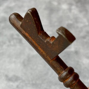 Bordello Key (5") image 5