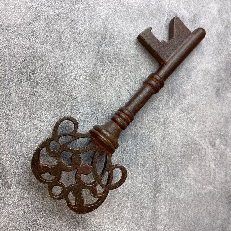 Bordello Key (5") image 3