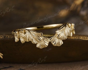 Nature Inspired Leaf Wedding Band Vintage Gold Curved Leaf Wedding Ring Handmade Ginkgo biloba Ring Leaf Stacking Wedding Ring Fo Women