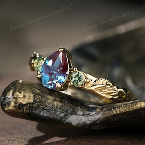 Unique Pear Alexandrite Engagement Ring Nature Inspired Leaf Engraved Bridal Promise Ring Vintage Yellow Gold Green Sapphire Handmade Ring