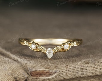 Vintage Moissanite Curved Wedding Band Diamond Cluster Wedding Ring Inspired Leaf Engraved Wedding Band Stacking Matching Wedding Band