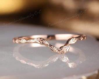 Vintage Leaf wedding band Unique 14k solid gold wedding band Leaf floral stacking matching ring Nature inspired band Handmade Stackable ring