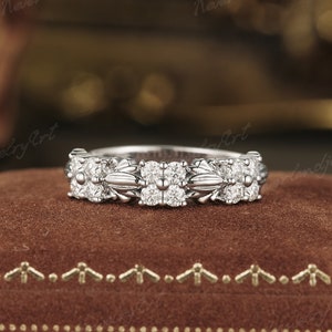 Vintage Diamond Wedding Ring Moissanite Engagement Ring Nature Inspired Leaf Engraving Ring Unique Diamond Stacking Wedding Band For Women