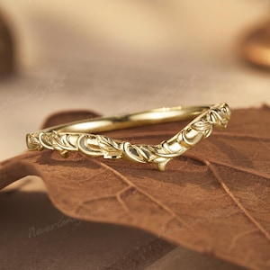 Vintage Leaf Wedding Band Solid Gold Wedding Ring Stackable Ring Matching Ring Nature Inspired Wedding Ring Anniversary Ring Gift for Her