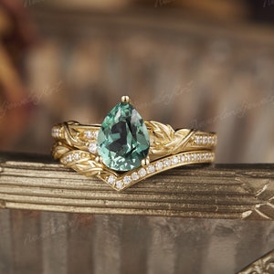 Pear Cut Green Sapphire Engagement Ring Set Vintage Leaf Handmade Engraved Wedding Ring Set Unique Moissanite Curved Wedding Band For Women
