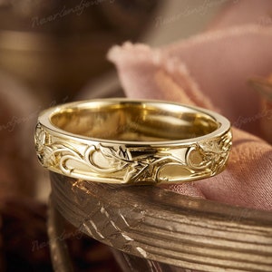 Nature Inspired Grape Leaves Mens Wedding Band Unique Yellow Gold Mens Ring Leaves Engraved Matching Couple Rings For Men