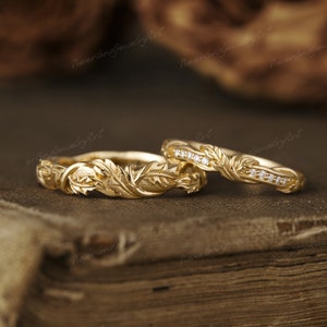 2pcs Couple Rings Set Leaf Engraving Diamond Engagement Rings Mens Leaf Wedding Band Handmade Gold Wedding Ring Set For Men and Women
