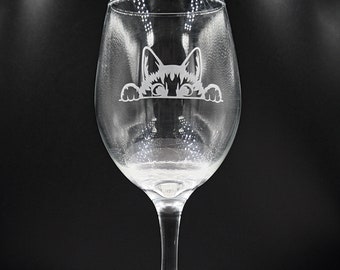 Verre à vin mignon chaton peeking kitty