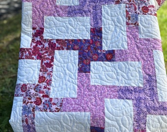Edredón con estampado floral en tonos rosa y morado: toque moderno y comodidad acogedora (56 x 63)