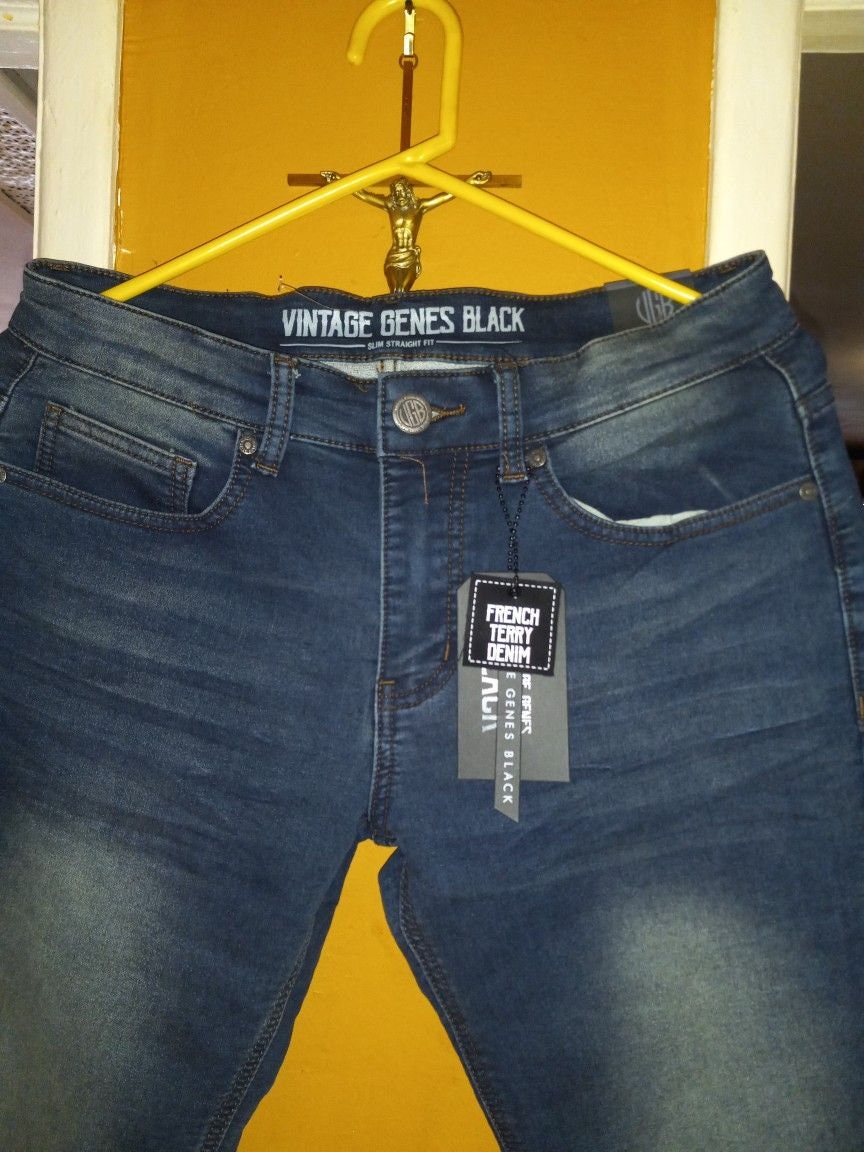 Vintage Genes Black Slim Straight Fit 