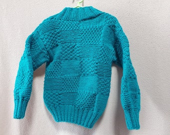 Handgestrickter Kinderpullover ab ca. 4 Jahre in grün