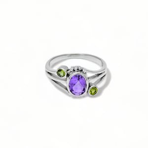 Zierlicher Amethyst-Peridot-Ring: Sterlingsilber mit mehreren Edelsteinen