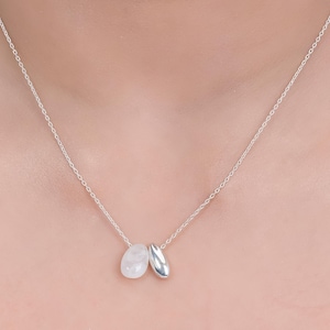 Minimal Moonstone Chain Necklace, Dainty Moonstone Necklace, June Birthstone Jewelry, Silver Layering Necklace, Simple Gemstone Pendant