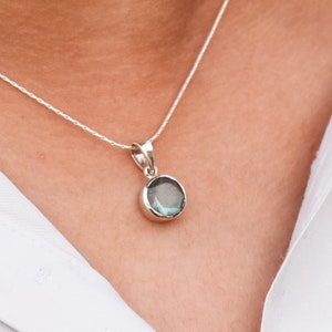 Natural Labradorite Pendant, 925 Sterling Silver Jewelry, Minimalistic Jewelry, Gift Daughter