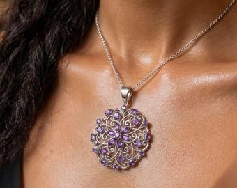 STATEMENT PENDANTS