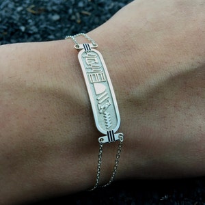 Bracelet cartouche égyptien personnalisé en argent sterling - Bijoux hiéroglyphiques personnalisés