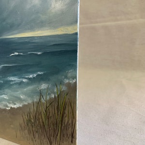 Peinture originale de paysage marin à l'huile, peinture de plage orageuse, huile sur toile 8 x 8, paysage marin de mauvaise humeur, peinture nuageuse sombre, peinture de mauvaise humeur de l'océan image 4