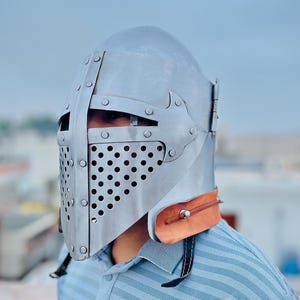 Medieval Bascinet Helmet | Knight Armor | Buhurta Battle Ready Helmet | Helmet Griffon Crusader Hand forged Helmet | Cosplay LARP, Role Play