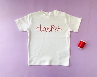 Gepersonaliseerde grote naam geborduurd baby T-shirt | Aangepaste kinderen cadeau